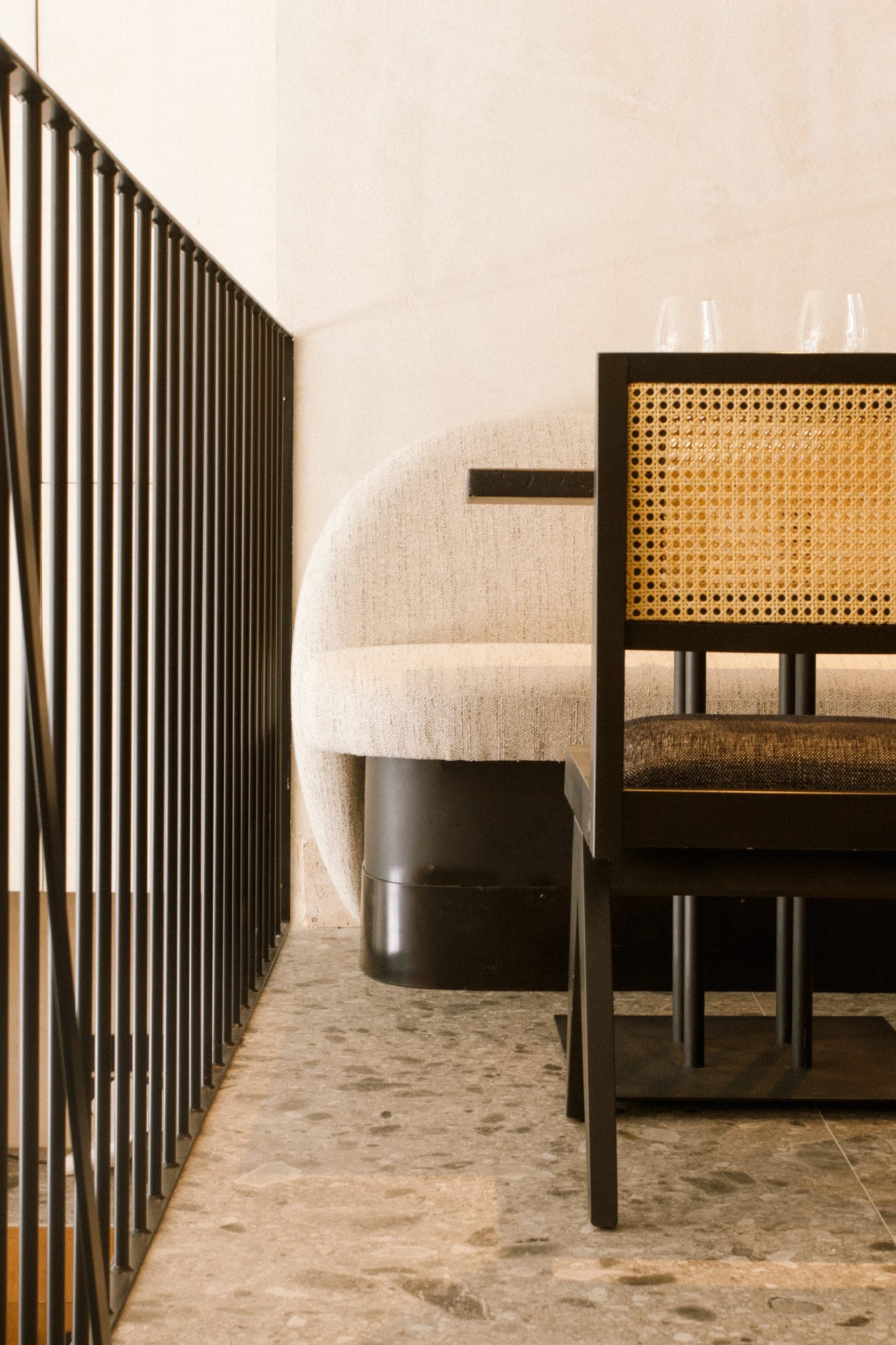 Sala del restaurante Fayer — cocina argentina en Madrid